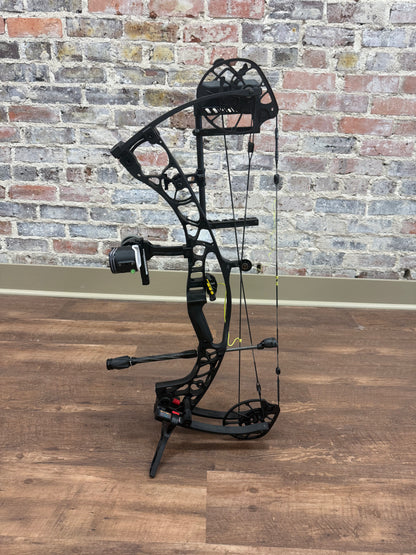 FeatheredTines Package Bow