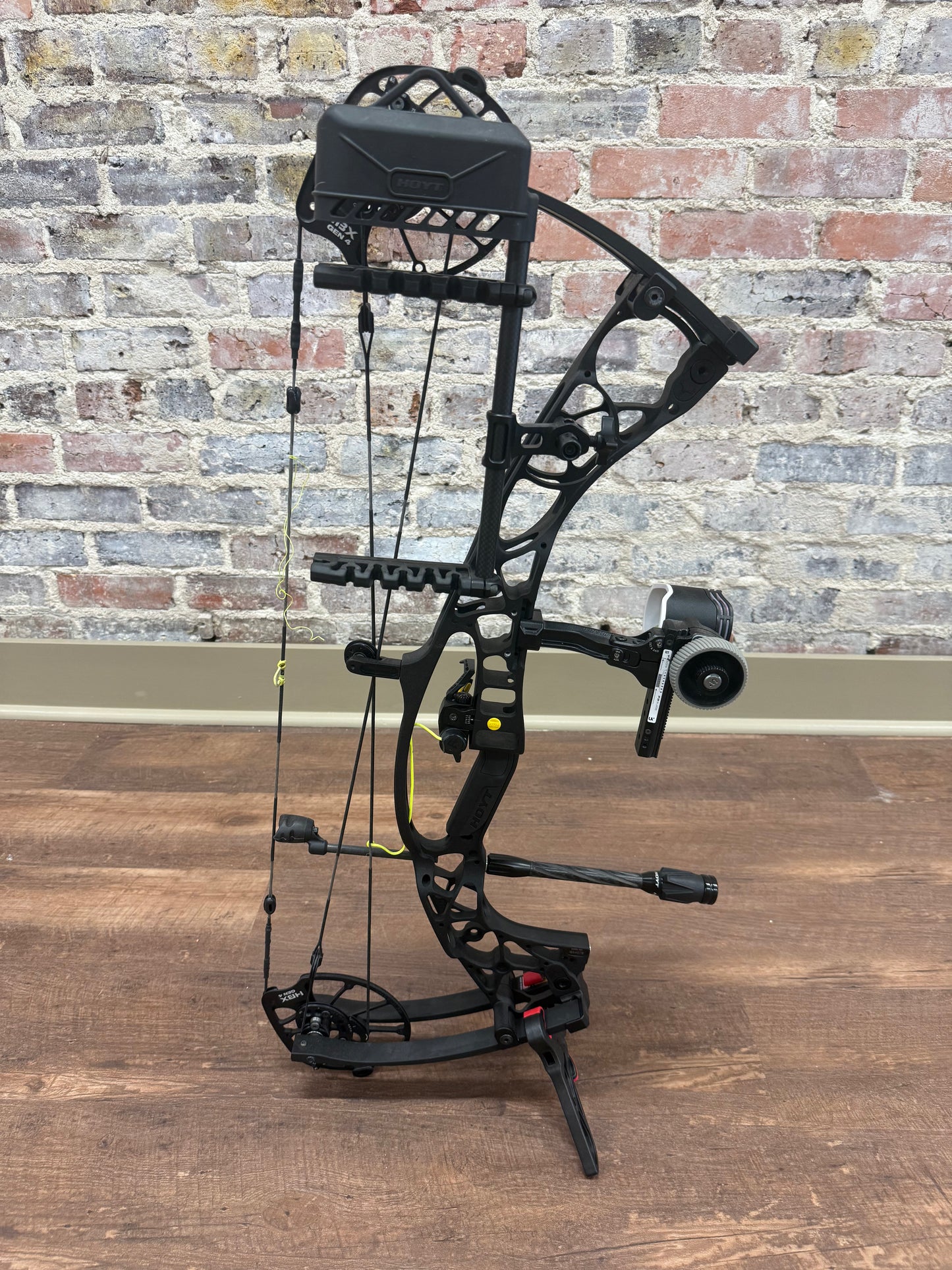 FeatheredTines Package Bow